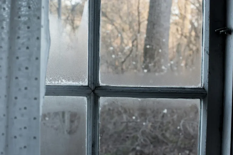 Sposób na parujące okna od wewnątrz